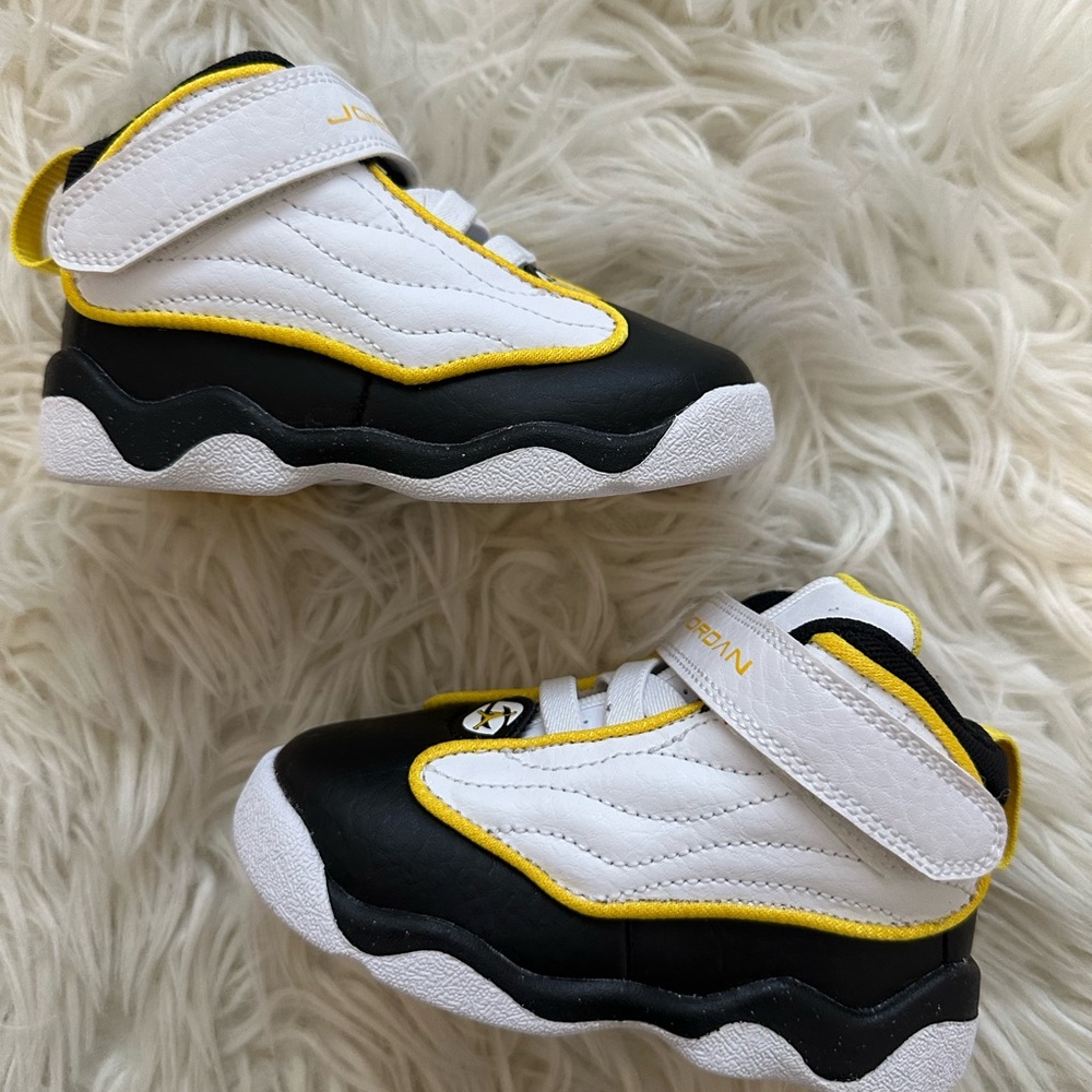 Kids jordan pro strong